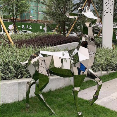 房产售楼处摆放镜面不锈钢几何鹿小品雕塑 