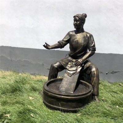 玻璃钢仿铜洗衣服的情景人物雕塑 
