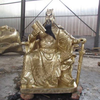 景区寺庙坐式玻璃钢仿铜武财神雕塑 财神雕塑石雕龙升龙的头像