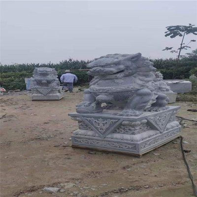 青石石雕庭院门口一对石狮子雕塑 狮子雕塑青石插画玉石石抱鼓