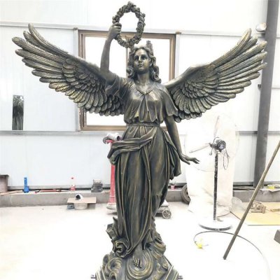 别墅园林摆放仿铜玻璃钢西方拿花环天使人物雕塑 天使雕塑教程三个汶上流水