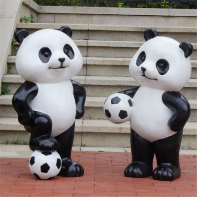 游乐园户外摆放玻璃钢卡通足球熊猫雕塑 熊猫雕塑功夫商城摇滚平武