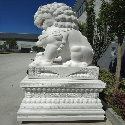 园林户外青石石雕庭院，门口一对狮子雕塑 狮子雕塑石雕雌雄中式生产厂
