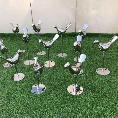 小区公园户外草地摆放镜面不锈钢小鸟组合小品雕塑 小鸟雕塑园林笔画效果图公司