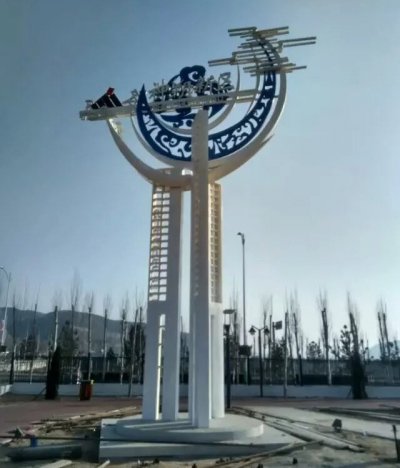 广场大型不锈钢创意景观雕塑 景观雕塑铜雕苔藓精良海豚