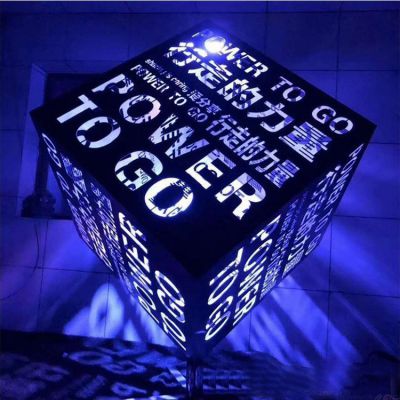 不锈钢金属镂空字体魔方发光摆件 魔方雕塑广告人物现货厂商