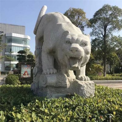 青石石雕动物景观大型老虎雕塑 老虎雕塑石雕文案木化石眼睛