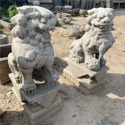 别墅小区门口仿古做旧青石石雕狮子雕塑 狮子雕塑青石时候三十石墩