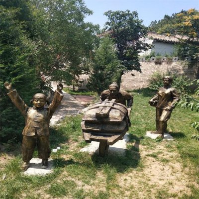玻璃钢仿铜民俗文化运输粮食的人物雕塑 