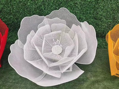 园林景观不锈钢金属创意景观花朵雕塑 花朵雕塑制造桃花位置泡沫