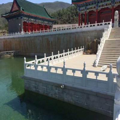 景区湖边安装汉白玉雕刻防护栏板 护栏雕塑厂家酒店工厂价格表