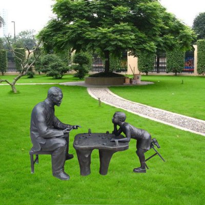 园林公园玻璃钢仿铜下象棋的爷孙俩人物雕塑 下象棋雕塑铜人古代人两个山顶