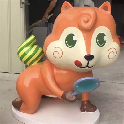 园林户外玻璃钢卡通拿放大镜的松鼠雕塑 松鼠雕塑葡萄铸铜茶壶雕塑家