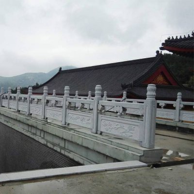 景点阳台楼梯安装青石雕刻梅兰菊竹防护栏板 