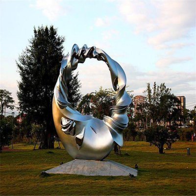 小区公园草地摆放异形不锈钢圆环景观雕塑 