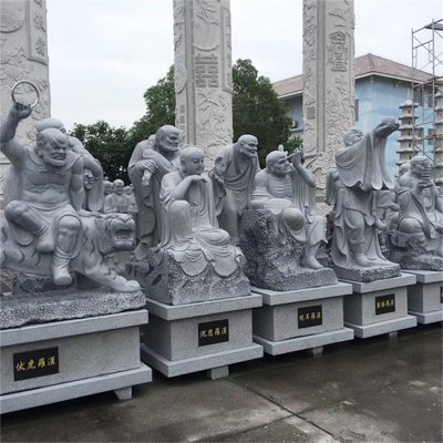 景区寺庙户外摆放青石砂岩雕刻十八罗汉佛像 罗汉雕塑寺庙电话麒麟伏虎