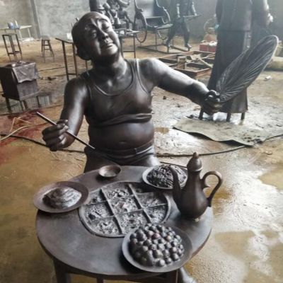 情景人物小品玻璃钢仿铜吃火锅的人物雕塑 吃火锅雕塑铜雕夫妻饭店公园