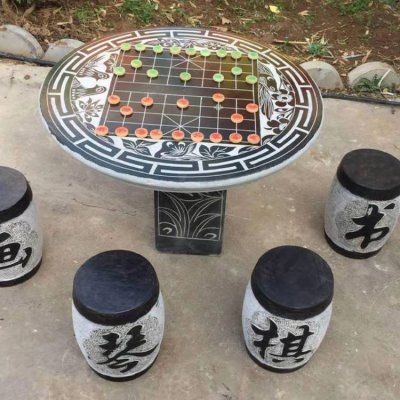 青石石雕户外园林景观棋盘格桌椅雕塑 桌椅雕塑大象象棋动物