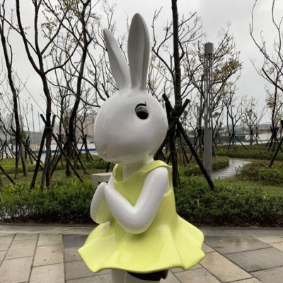 园林景观户外玻璃钢卡通抽象创意装饰摆件兔子雕塑 兔子雕塑卡通巨型小孩大师