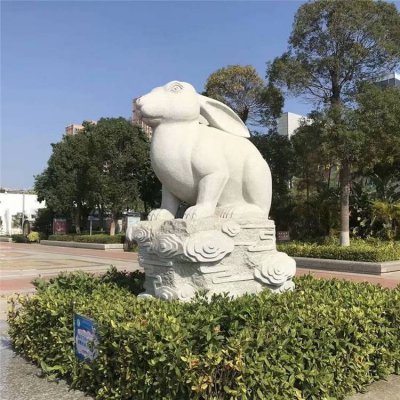 青石石雕景观户外公园大型兔子雕塑 兔子雕塑寓意乐蒂立体动物