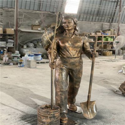 公园摆放玻璃钢种树人物情景主题雕塑 人物雕塑动漫迎宾黑白精致