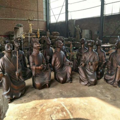 园林广场摆放锻铜人物景观雕塑 