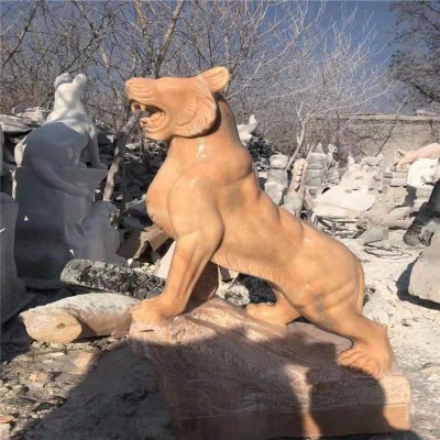 园林户外景观晚霞红石雕老虎雕塑 老虎雕塑作品好评纯铜用途