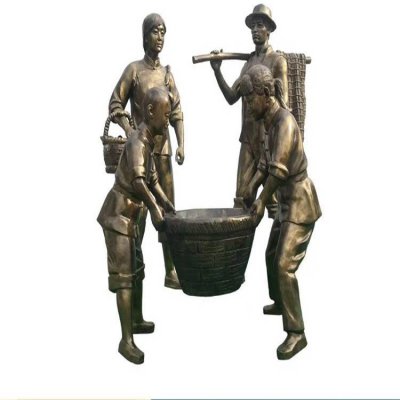 玻璃钢仿铜情景民俗文化抬粮食的景观人物雕塑 