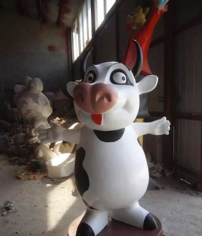 玻璃钢奶牛园林游乐场卡通小牛雕塑 奶牛雕塑商场教案现货夫特