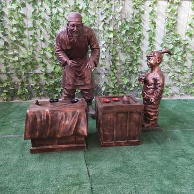 商业步行街摆放玻璃钢仿铜商贩人物情景雕塑 