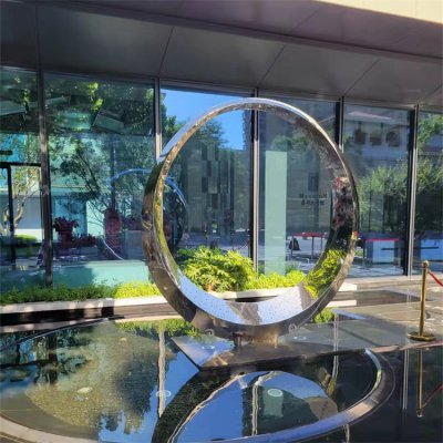 酒店会所不锈钢几何创意圆环雕塑 圆环雕塑厂家原理镂空款式