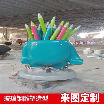 玻璃钢卡通创意景观笔筒造型雕塑 卡通雕塑玻璃钢山区针头宝宝