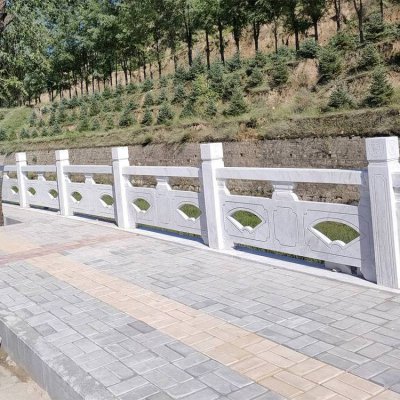 景区河道安装天然石材花岗岩雕刻镂空扇形防护栏板 