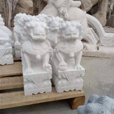 景观户外汉白玉石雕镇宅辟邪狮子雕塑 狮子雕塑石狮子年代大门口黄金