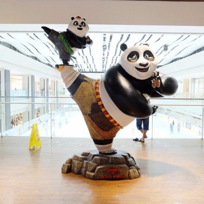 电影动物景观商场美陈摆件熊猫雕塑 熊猫雕塑玻璃钢规格外贸生产厂