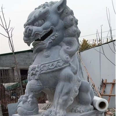 青石石雕创意景观一对大型狮子雕塑 狮子雕塑汉白玉子石石村图案