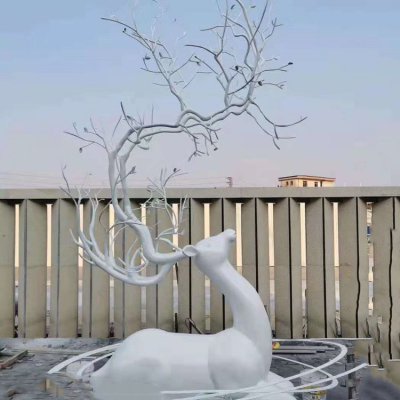 玻璃钢户外水景景观梅花鹿雕塑 梅花鹿雕塑大全造型水晶块面