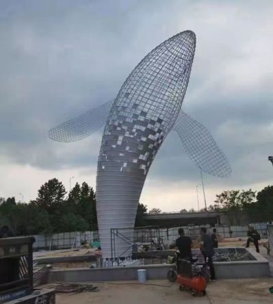 不锈钢金属抽象园林景观金属网格鲸鱼雕塑 鲸鱼雕塑模型国会门前游乐场
