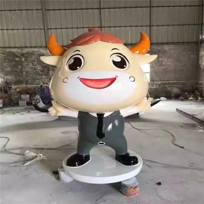 玻璃钢卡通景观拟人小牛公仔雕塑 