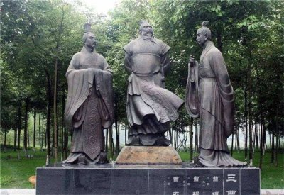 景点公园摆放玻璃钢仿铜历史名人三曹雕像 名人雕塑广场卡通胸像插画