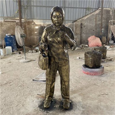 玻璃钢仿铜手提篮子的女性人物雕塑 