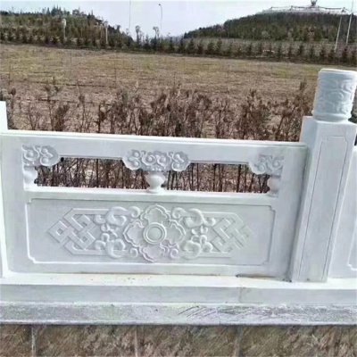 田园河道安装汉白玉雕花防护栏板古建筑雕塑 护栏雕塑价格金色防护栏费用