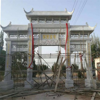 青石石雕村口青石石雕三门四柱古建筑牌楼雕塑 