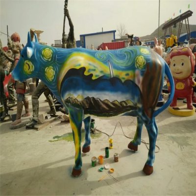 玻璃钢彩绘景观抽象景观动物抽象牛雕塑 