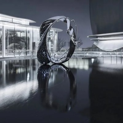 不锈钢抽象艺术圆环酒店会所水池摆件雕塑 圆环雕塑厂家造型现货教案