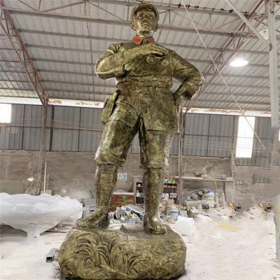 景点广场摆放红色文化玻璃钢仿铜战士雕像 战士雕塑鸽子龙圣景观酒店