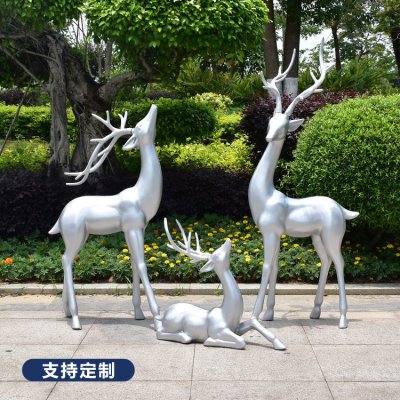 售镂处户外园林摆放玻璃钢抽象梅花鹿一家三口雕塑 梅花鹿雕塑玉石立体寿桃文化
