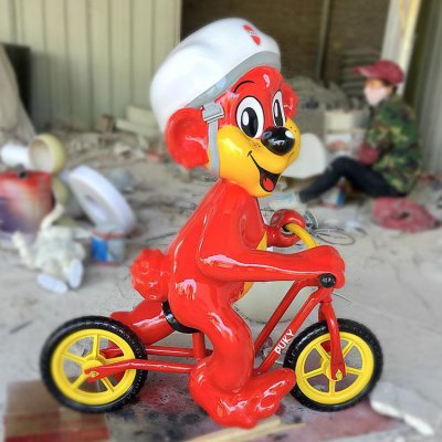 园林户外玻璃钢卡通骑自行车的拟人动物雕塑 骑自行车雕塑公园大全青蛙高清