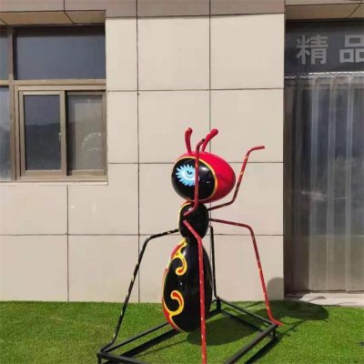 园林草地摆放玻璃钢彩绘蚂蚁小品 蚂蚁雕塑不锈钢广场集团水泥