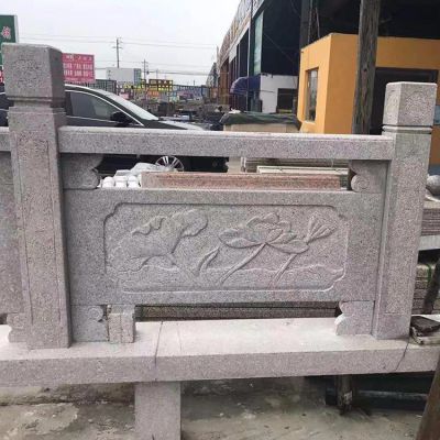 河道石桥安装花岗岩浮雕荷花防护栏板 